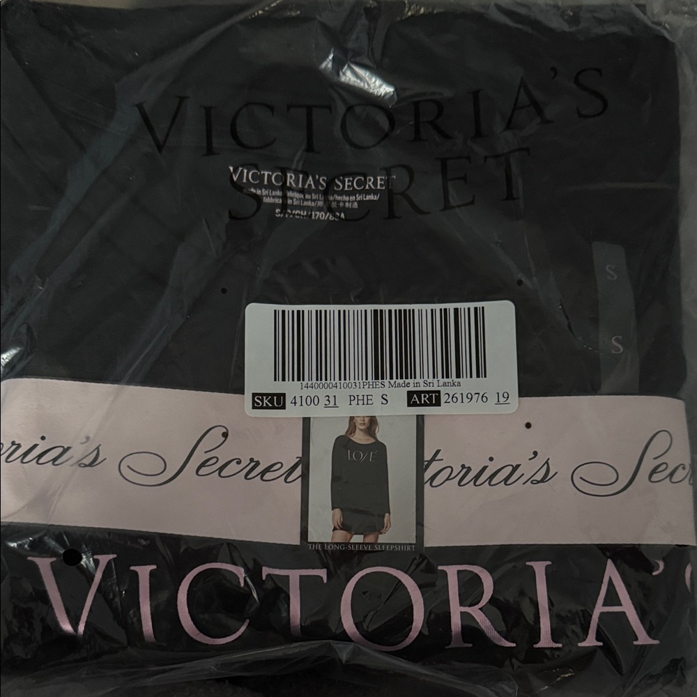 Victoria's Secret Black Long sleeve nightshirt *NEW*